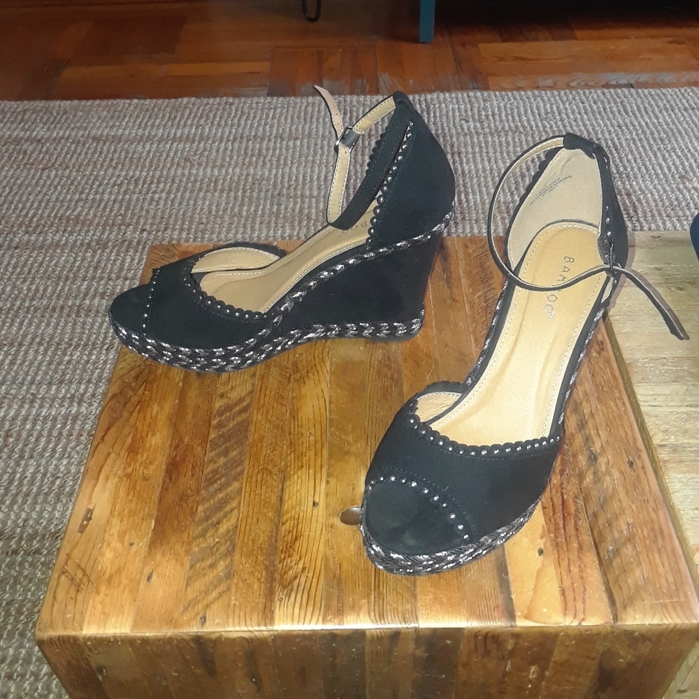 Womens wedge shoes